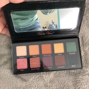 Violet Voss Essentials Eyeshadow Pallet